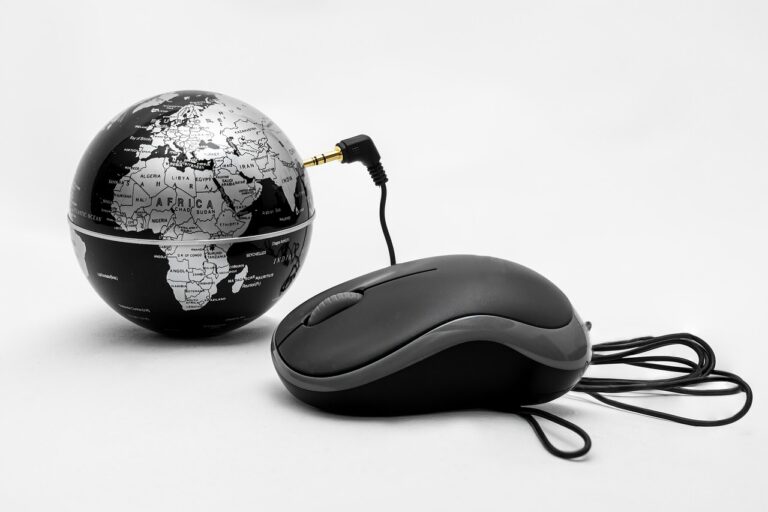 globe, mouse, internet, www, online, technology, earth, world, network, planets, connection, connection cable, modern, media, digital, communication, equipment, connect competition